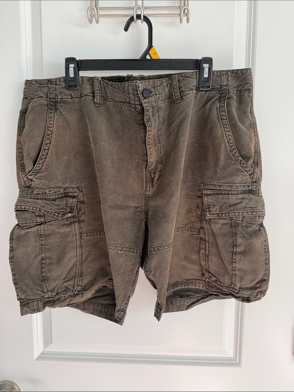 Lucky Brand Men's Cargo Shorts in Olive